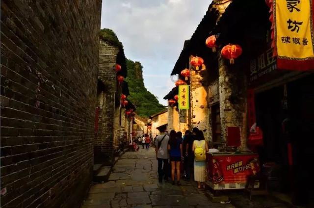 僵尸吃怪物